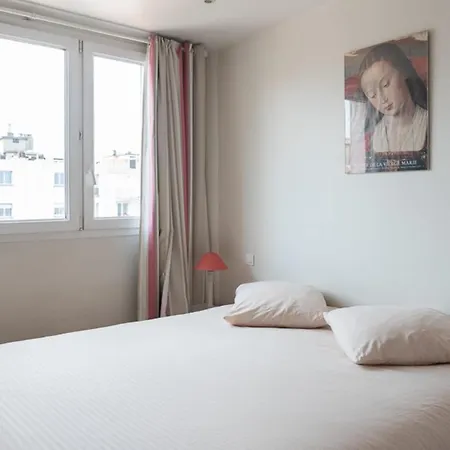 Apartment Nest With View On The Eiffel Tower *